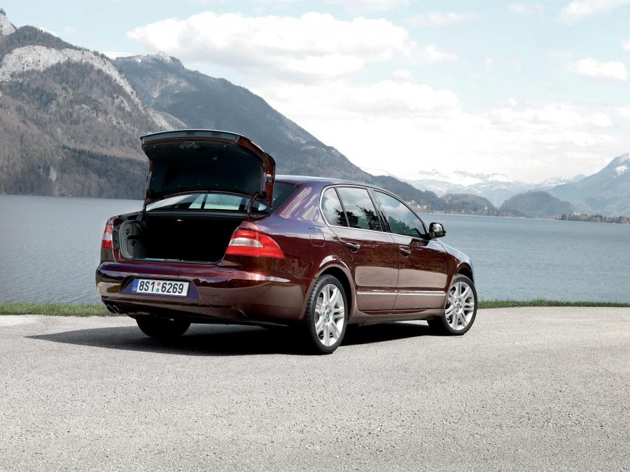  Skoda Superb 2008 года  (фото 76 из 131)